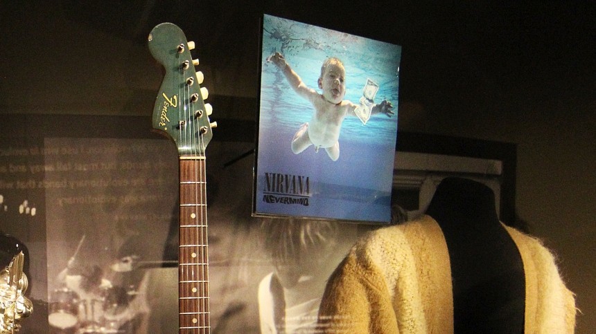 «Малыш» с обложки альбома Nirvana подает в суд на группу за сексуальную эксплуатацию
