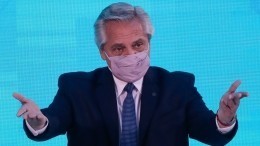Аргентинцы вынудили президента отказаться от половины зарплаты из-за коронавируса