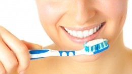 Лайфхак: Какое средство эффективно отбеливает зубы?