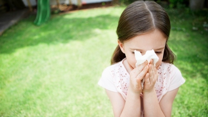 Доктор Комаровский ответил на 6 популярных вопросов о насморке у детей