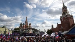 Под звуки гимна и с аплодисментами в Москве встретили российских паралимпийцев