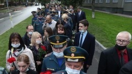 Представители власти прощаются с погибшим главой МЧС Зиничевым в Москве