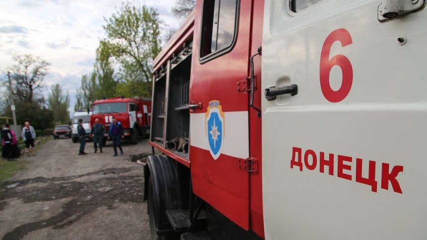Взрыв прогремел на нефтебазе в Донецке
