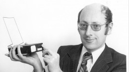 Умер создатель домашнего компьютера ZX Spectrum Клайв Синклер
