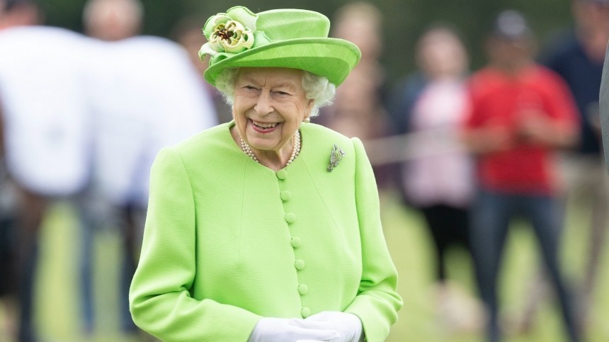 Королева Елизавета II стала прабабушкой в 12-й раз