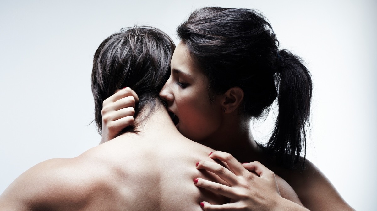 Ответы city-lawyers.ru: Зачем девушки целуют мужские соски?