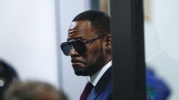 Обладатель трех Grаmmу рэпер R.Kelly признан виновным в торговле людьми