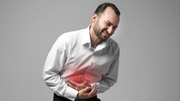 Боль не приходит одна: какие три сигнала вашего желудка говорят о раке