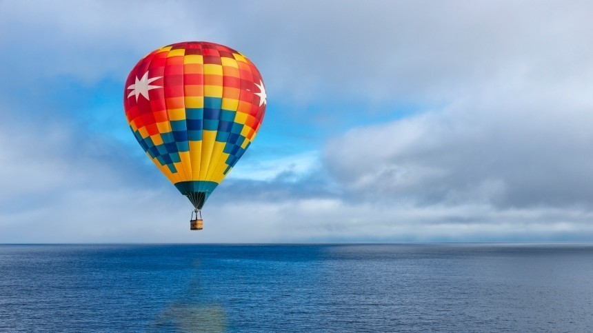 Воздушный шар с четырьмя людьми рухнул в Черное море близ Сочи