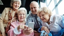 Мода на старость: Почему TikTok заполонили пенсионеры и кому это выгодно