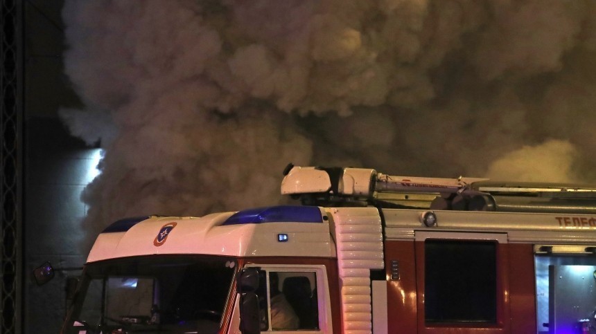 Два человека погибли при пожаре в инфекционной больнице Кирова