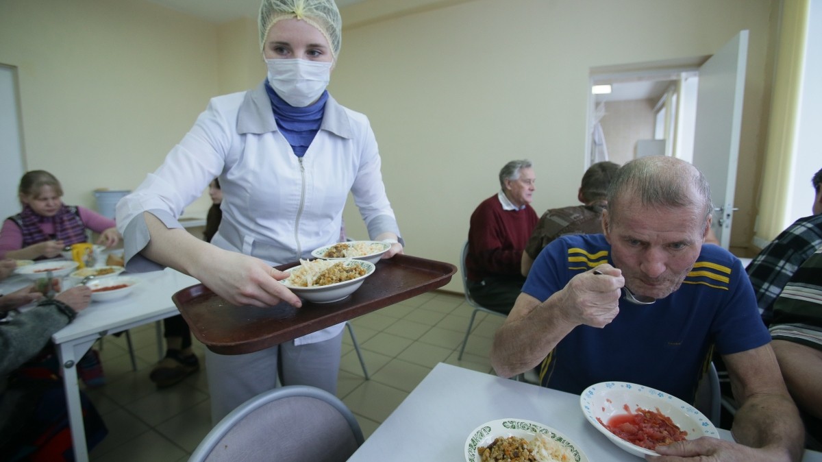 Полезно VS вкусно? В больничные блюда будут подсыпать сухие смеси с  витаминами