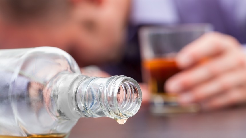 Число погибших из-за суррогатного алкоголя под Оренбургом возросло до девяти