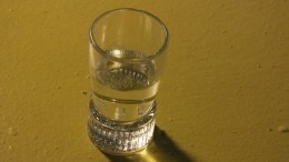 Кто насмерть отравил десятки жителей Оренбуржья контрафактом: «Технический спирт с нефтезаводов»