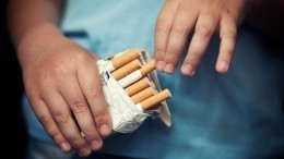 Голикова предложила ввести проверки школьников на курение