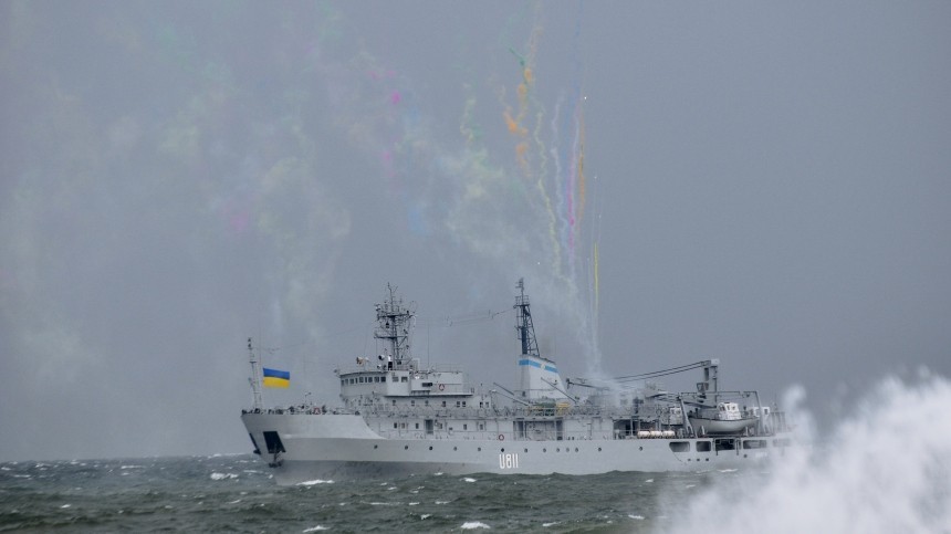 Корабль ВМС Украины получил повреждения в Черном море