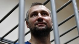 Осужденный за мошенничество с криптовалютой хоккеист Мусатов вышел по УДО