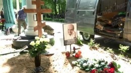 На заброшенной могиле Жванецкого появился памятник