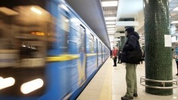Полиция Москвы разыскивает родителей оставленного в метро ребенка