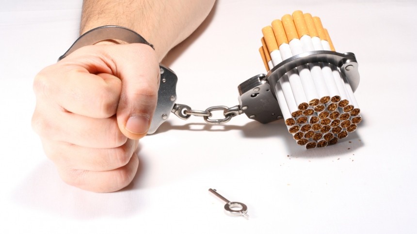 Психолог объяснил неспособность части людей бросить курить