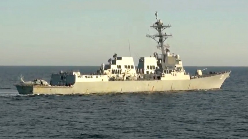 Шойгу заявил о наблюдении российских военных за кораблями США в Черном море