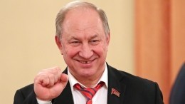 Депутат-коммунист Рашкин ухмыльнулся на вопрос о прививке от коронавируса