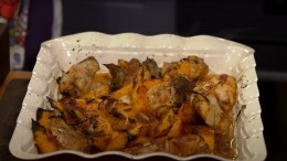 Горячий союз: рецепт тыквы с курицей в духовке от шеф-повара Емельяненко