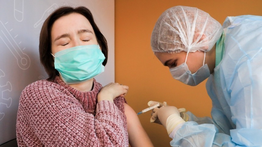 Академик Гинцбург призвал ввести обязательную вакцинацию от COVID по всей России