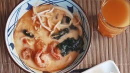 Жгучий и нежный: как приготовить тайский суп Том Ям на кокосовом молоке