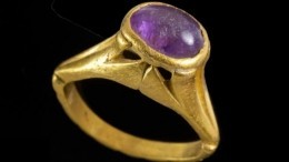Археологи обнаружили древнее кольцо «от похмелья»
