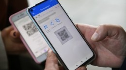 В Кремле объяснили необходимость QR-кодов в транспорте, кафе и магазинах