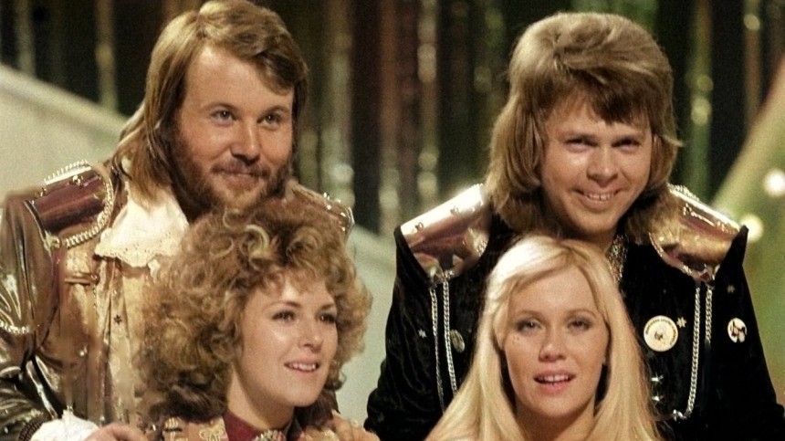 Новый альбом Voyagе группы ABBA занял первую строчку хит-парада Британии