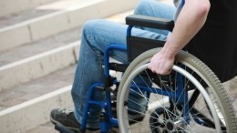 Когда руки из того места: инвалид-колясочник построил лифт для подъема домой