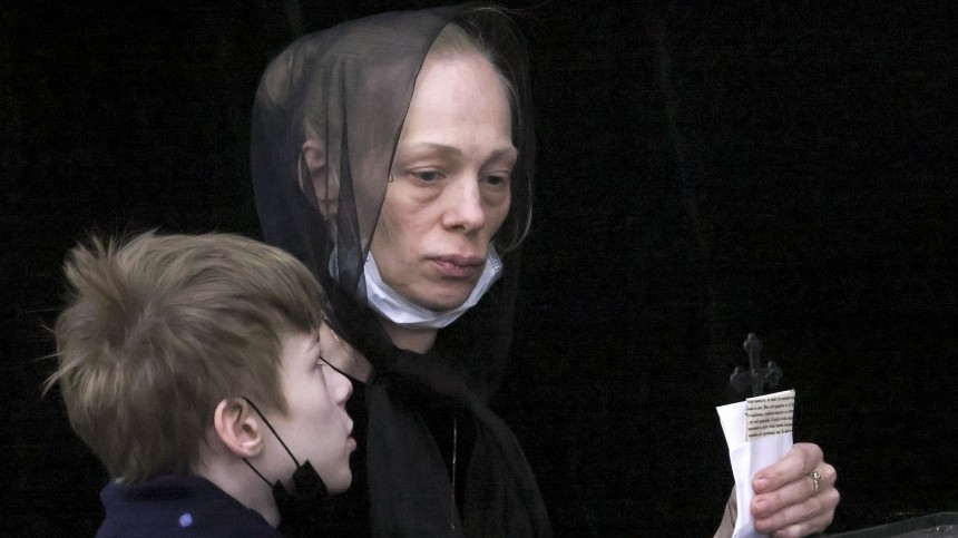 Почернела от горя: смерть Руслановой — приговор для ее дочери?