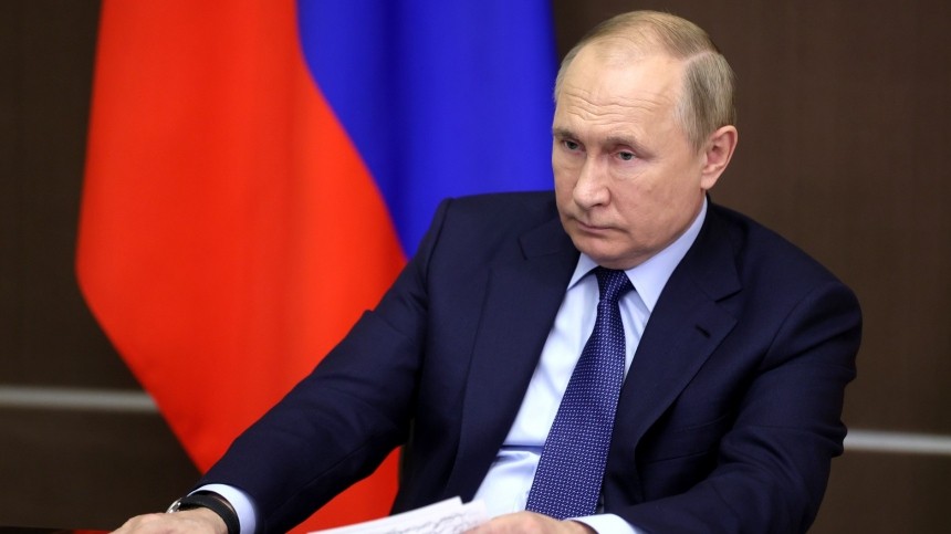 Владимир Путин поручил контроль за коронавирусными мерами главам регионов