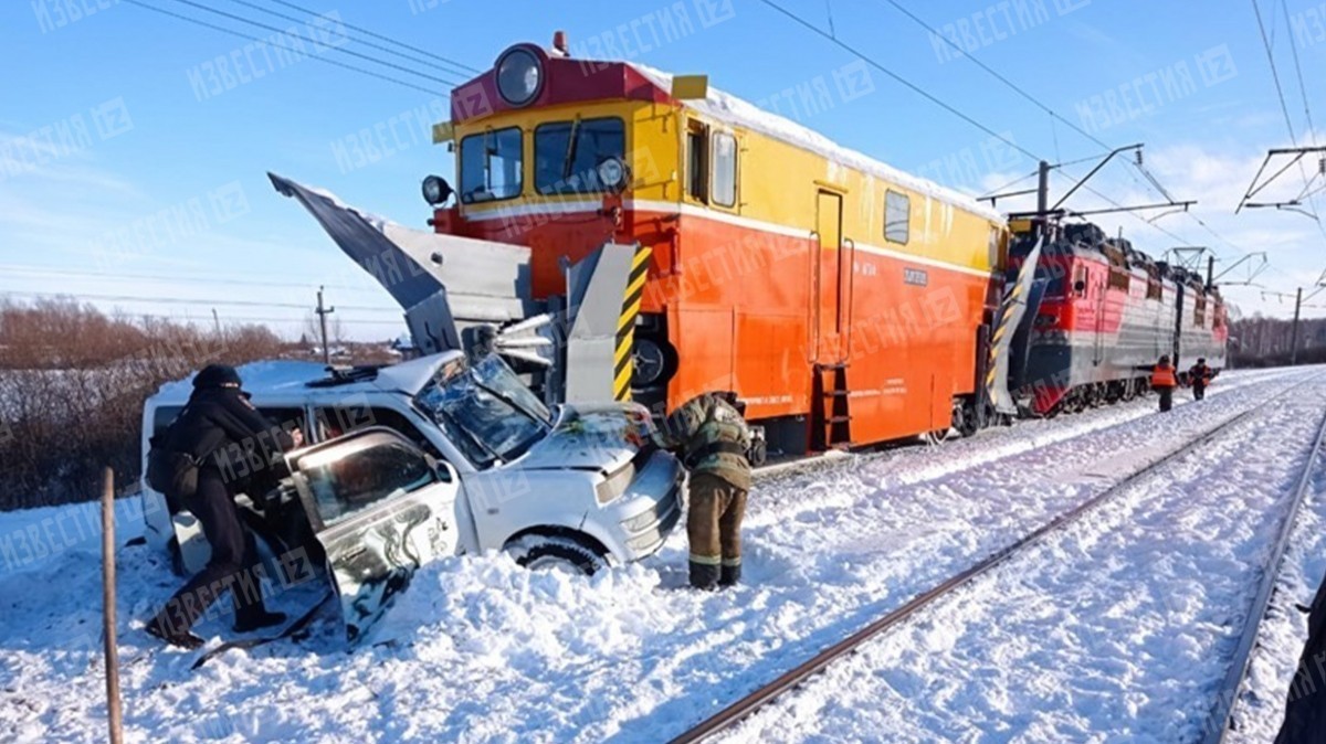 За рулем попавшего под поезд автомобиля с детьми на Алтае была учительница