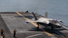 Британский истребитель F-35В рухнул в море при попытке взлета — видео