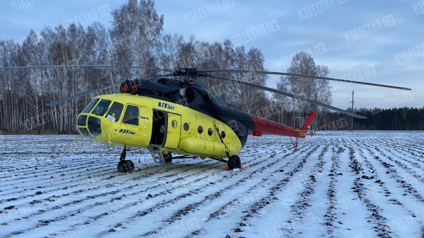 Вертолет Ми-8 аварийно сел в Тюменской области