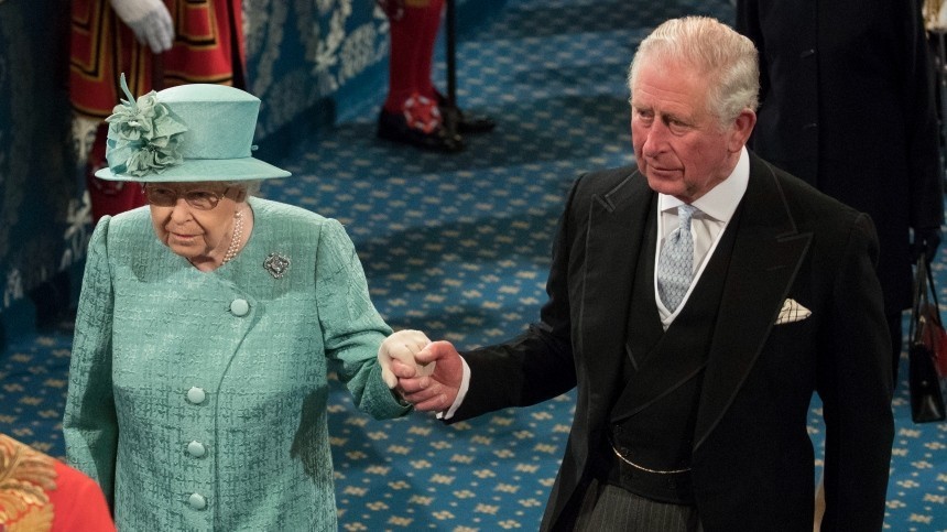В Британии заявили о начале передачи власти от Елизаветы II принцу Чарльзу