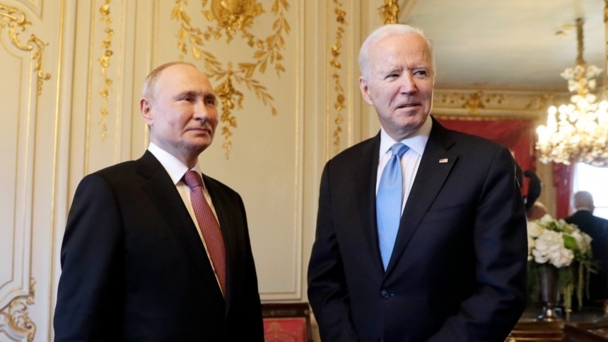 Тема Украины была преобладающей в переговорах Путина и Байдена — Кремль