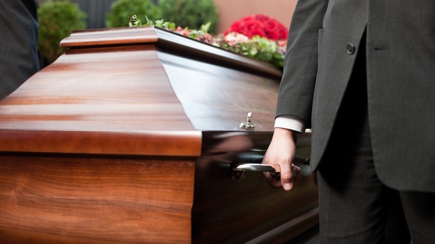 Как оплатить похороны родственника за счет пособия ПФР