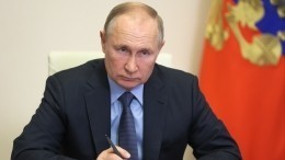 Путин заявил, что закон о QR-кодах носит рамочный характер и требует проработки