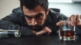 От потери контроля до поражения мозга: как определить стадию алкоголизма