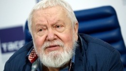 РЕН ТВ изменит сетку вещания в связи со смертью режиссера «Ассы» Сергея Соловьева