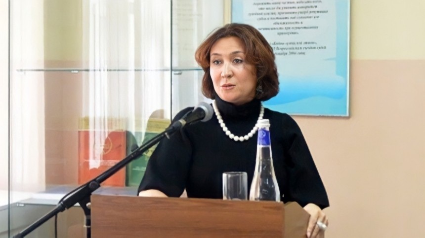Разыскиваемая СК «золотая судья» Хахалева покинула Россию