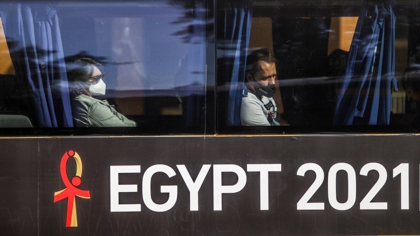 Автобус с туристами из РФ попал в аварию в Египте