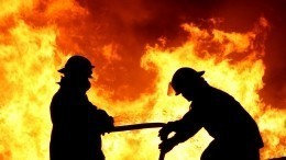 Пожарный пострадал при тушении корабля на юге Петербурга