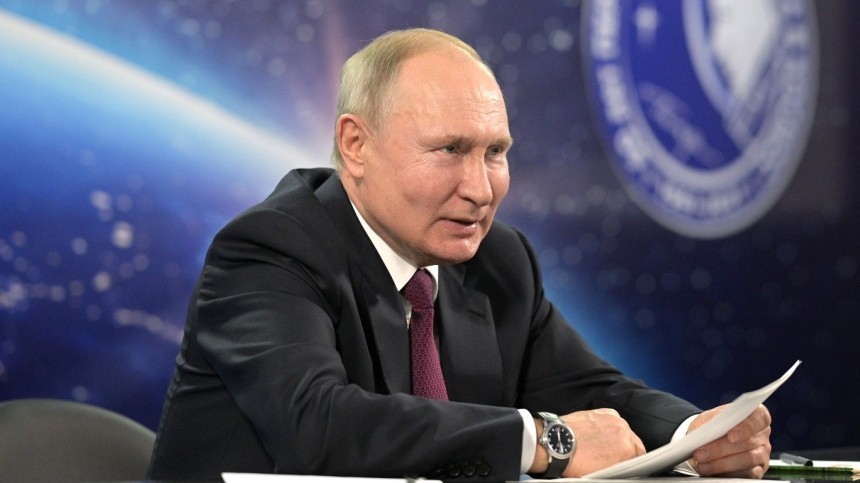 Путин шуткой ответил на вопрос о планах на новогоднюю ночь