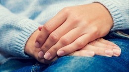 На кончиках пальцев: медики назвали самый необычный признак рака легких