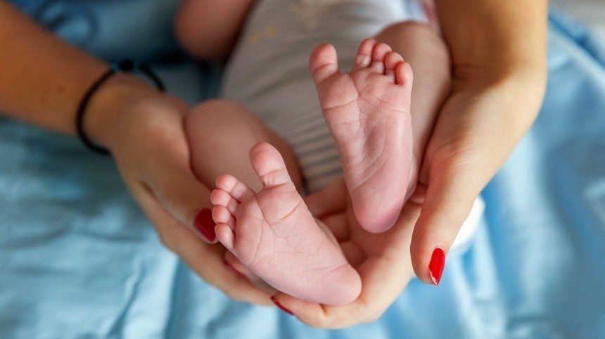 В Великобритании ребенок родился «вывернутым наизнанку»